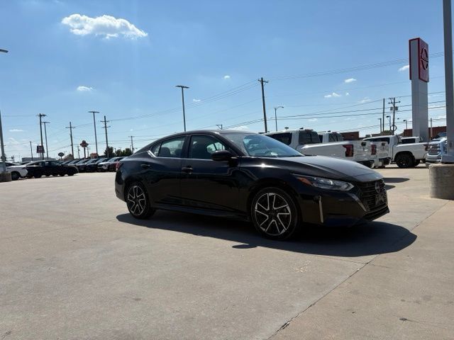 Used 2025 Nissan Sentra SR FWD image 2