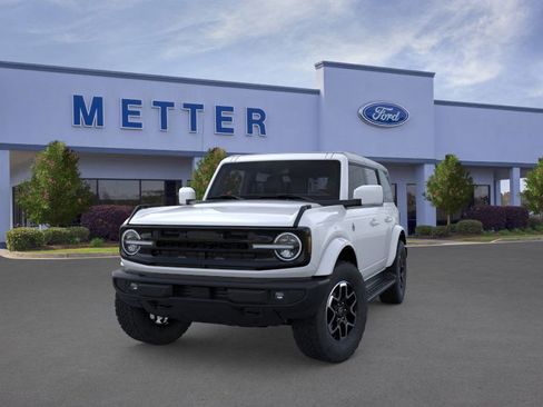 New 2025 Ford Bronco Outer Banks image 2