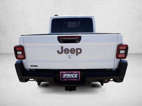 Used 2021 Jeep Gladiator Rubicon AWD/4WD image 3