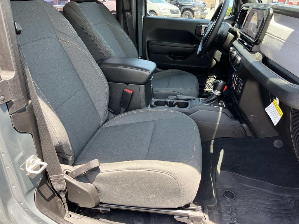 Used 2025 Jeep Wrangler Sport AWD/4WD image 20