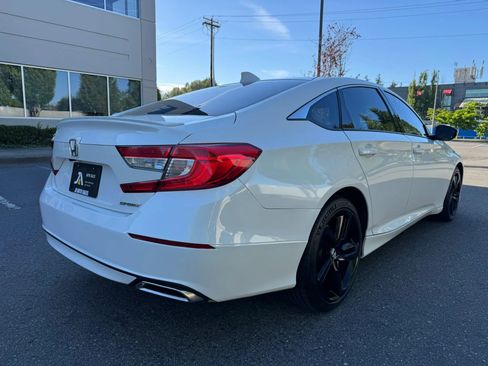 Used 2018 Honda Accord Sport image 10