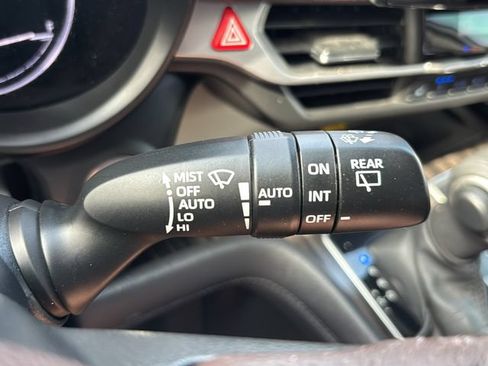 Used 2023 Toyota Sienna Platinum FWD image 20