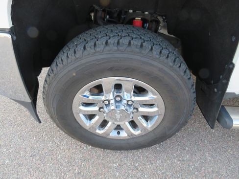 Used 2017 Chevrolet Silverado 3500 LTZ image 2