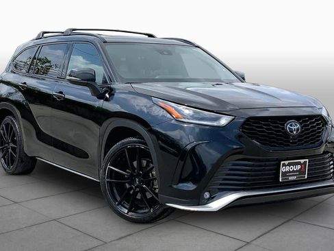 Used 2023 Toyota Highlander XSE image 3