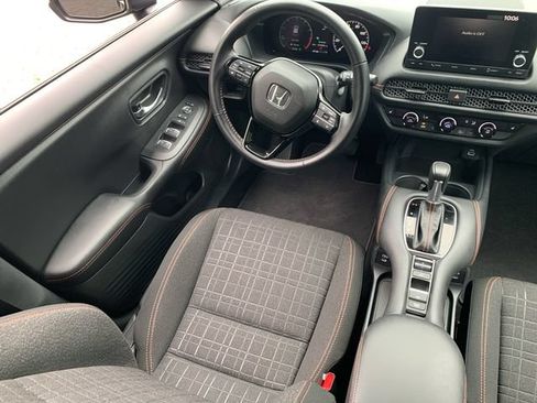 Used 2025 Honda HR-V Sport image 18