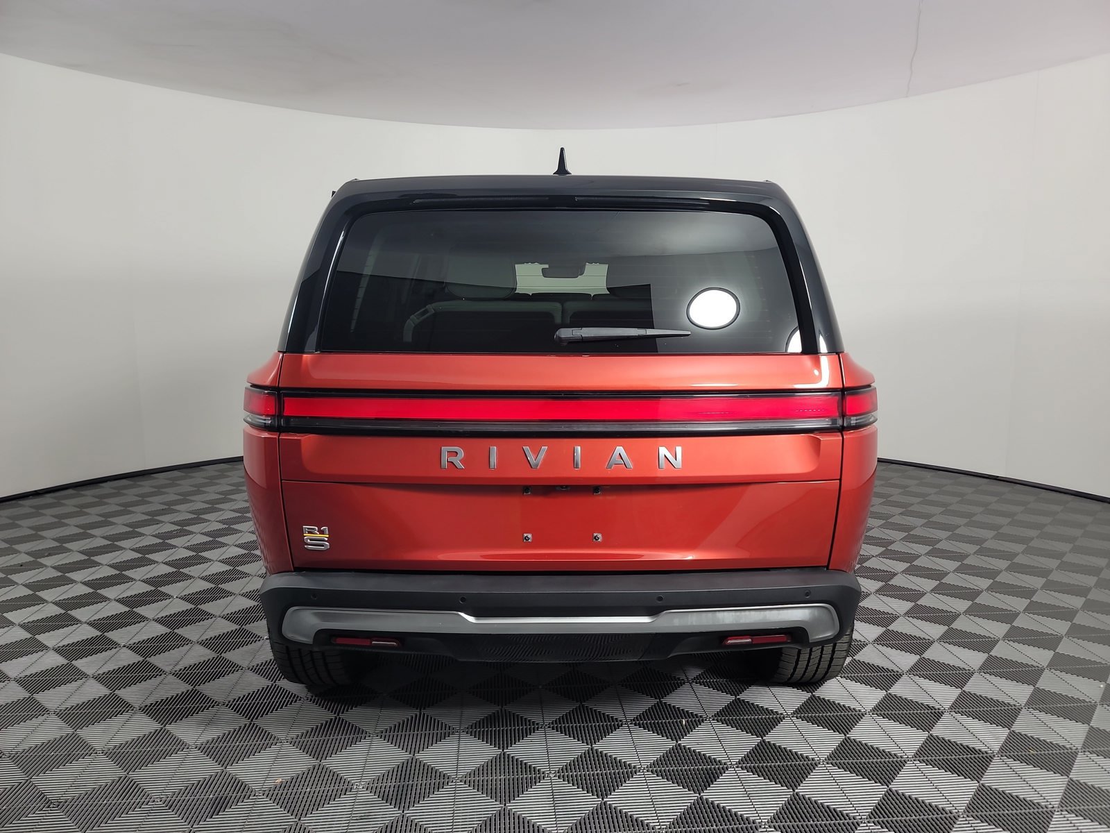 Used 2023 Rivian R1S Launch Edition Quad AWD/4WD image 4
