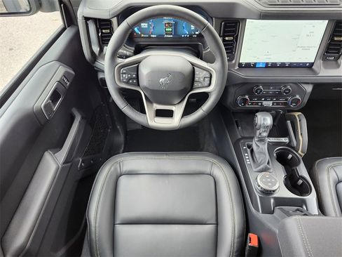 New 2025 Ford Bronco Badlands image 13