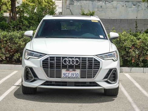 Used 2023 Audi Q3 2.0T Premium w/ Convenience Package AWD/4WD image 2