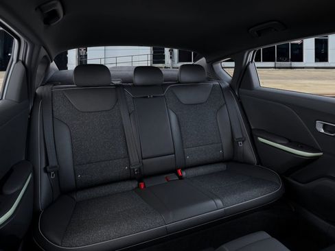 New 2025 Kia K4 GT-Line image 16