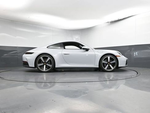 Used 2025 Porsche 911 Carrera image 32