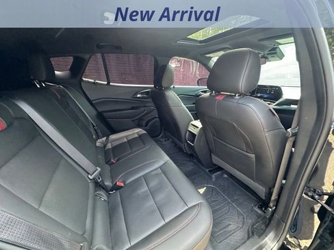 Used 2025 Chevrolet Trax RS w/ Sunroof Package FWD image 7