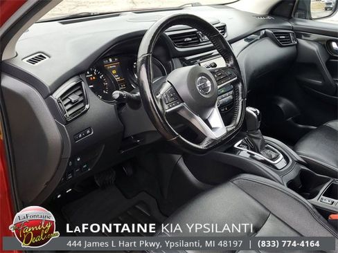 Used 2021 Nissan Rogue Sport SL w/ Premium Package image 11