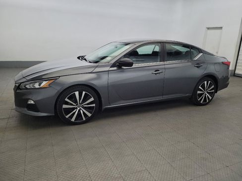 Used 2019 Nissan Altima 2.5 SR AWD/4WD image 2