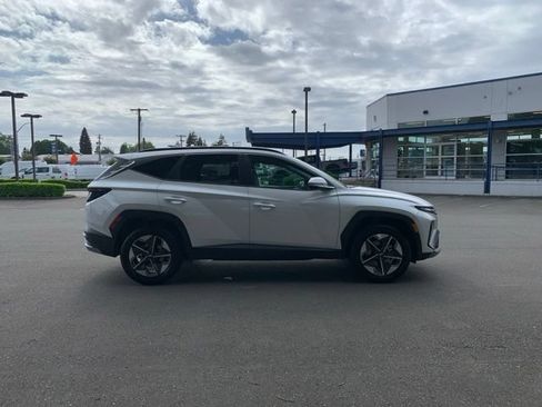 Certified 2025 Hyundai Tucson SEL AWD/4WD image 10