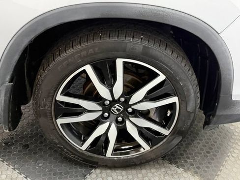 Used 2019 Honda Pilot Elite image 11