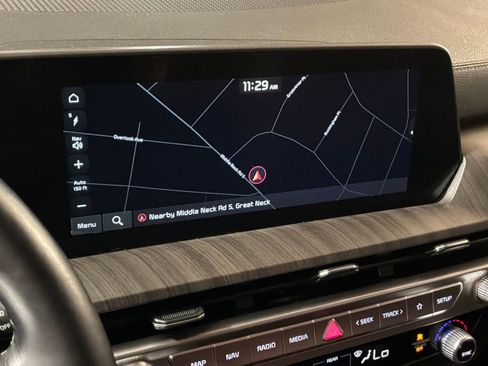 Used 2023 Kia Telluride EX w/ EX Captain's Chair Package image 3