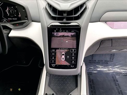 Used 2024 Lamborghini Revuelto image 21