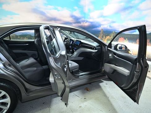 Used 2022 Toyota Camry LE image 42