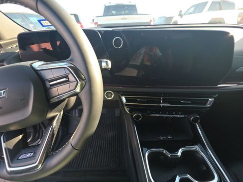 Used 2025 Chevrolet Traverse Z71 w/ Driver Confidence Package image 5