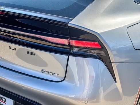 New 2026 Toyota Prius Plug-In Hybrid FWD image 8