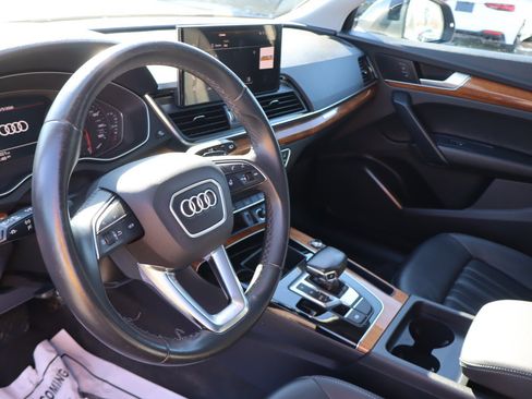 Used 2023 Audi Q5 2.0T Premium w/ Convenience Package image 11
