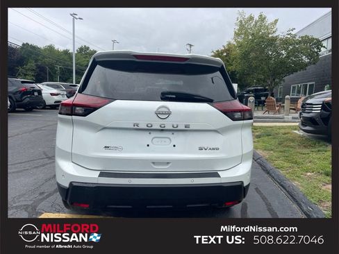 Certified 2024 Nissan Rogue SV AWD/4WD image 4