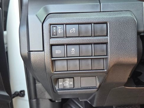 Used 2025 Toyota Tacoma SR image 27