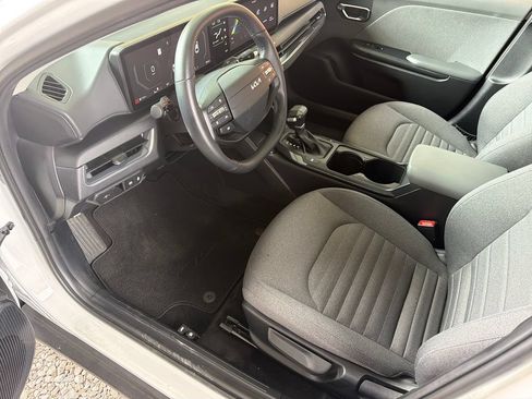 Used 2025 Kia K4 EX FWD image 2