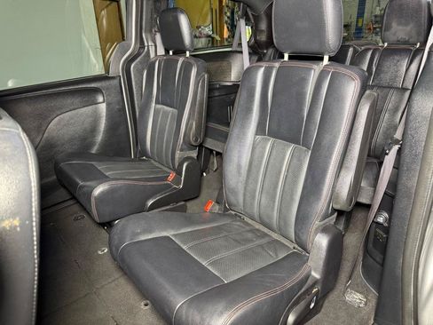 Used 2016 Dodge Grand Caravan R/T FWD image 22