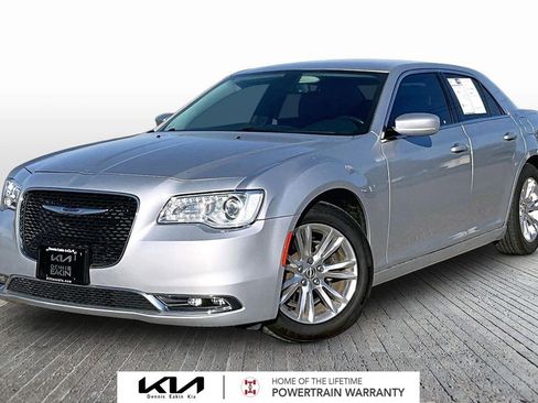 Used 2021 Chrysler 300 Touring w/ Driver Convenience Group image 1