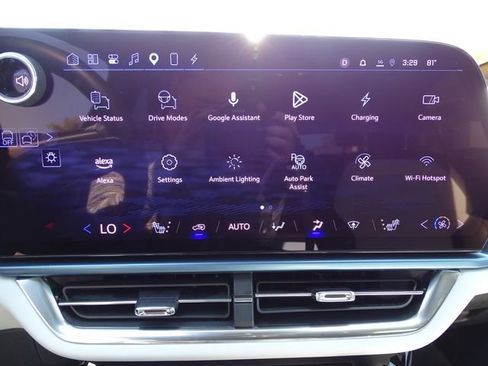 Used 2024 Chevrolet Equinox EV LT w/ Active Safety Package 3 FWD image 11