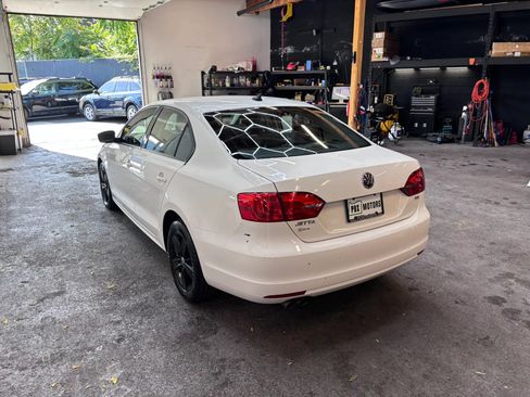 Used 2012 Volkswagen Jetta TDI FWD image 5