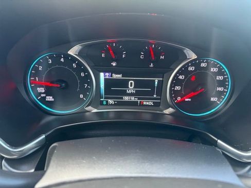 Used 2018 Chevrolet Equinox Premier image 13