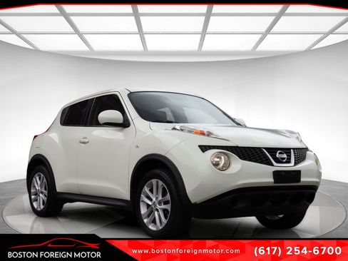 Used 2011 Nissan Juke SV AWD/4WD image 1