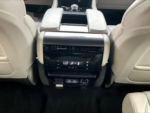 Used 2022 Jeep Wagoneer Series I w/ Convenience Group I AWD/4WD image 10