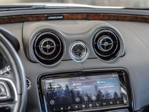 Used 2019 Jaguar XJ L Portfolio RWD image 27