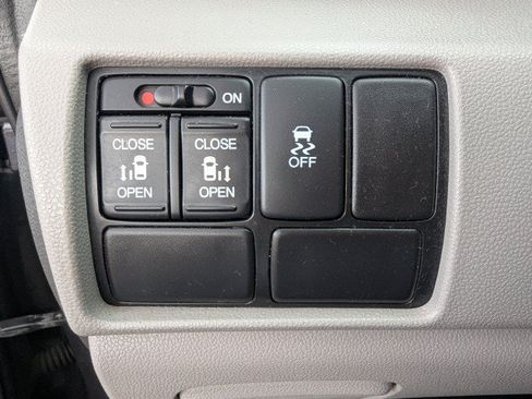 Used 2015 Honda Odyssey EX image 17