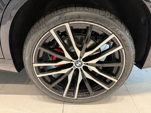 New 2026 BMW X5 xDrive40i w/ M Sport Package AWD/4WD image 7