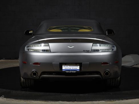 Used 2011 Aston Martin V8 Vantage Roadster RWD image 15
