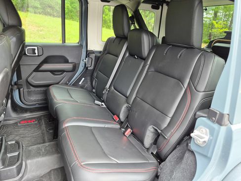 Used 2026 Jeep Wrangler Unlimited Rubicon w/ Safety Group AWD/4WD image 17