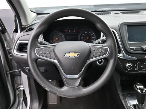 Used 2018 Chevrolet Equinox LT image 16
