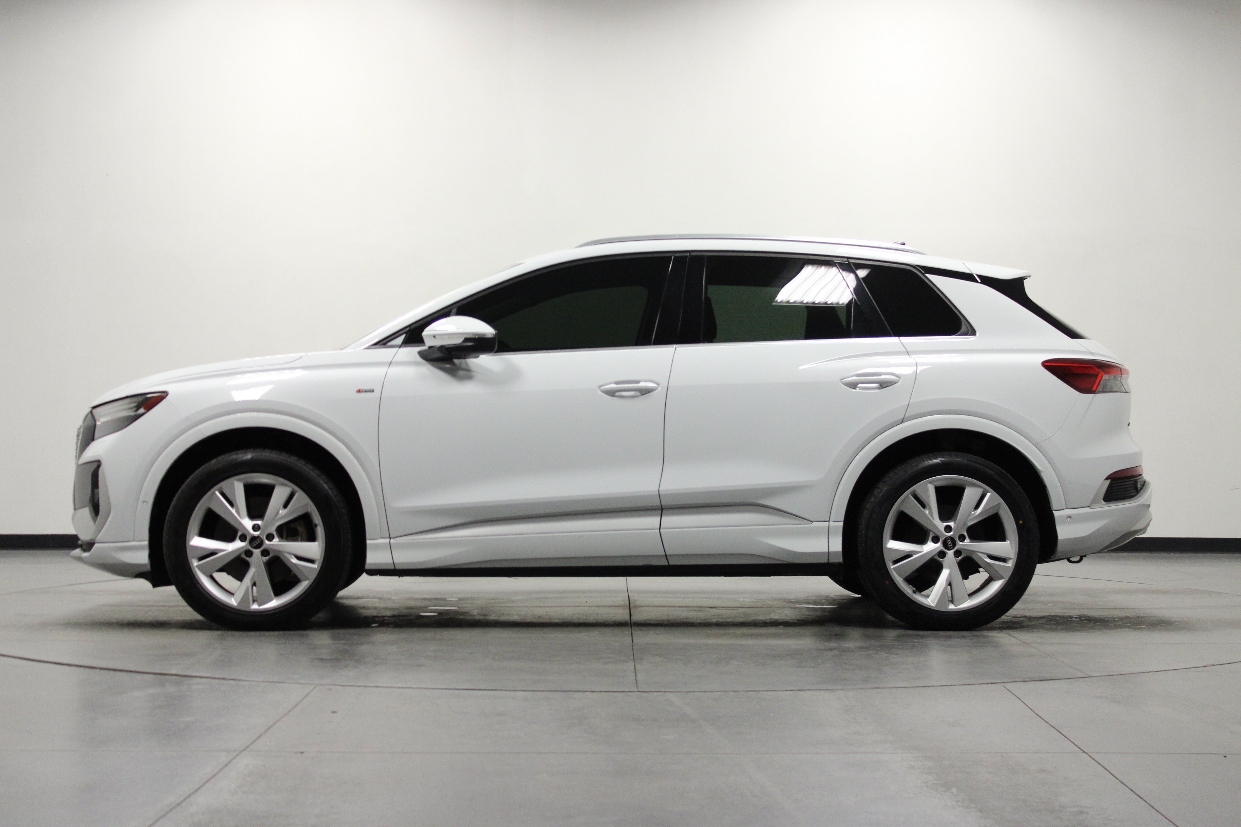 Used 2023 Audi Q4 e-tron Prestige w/ 20" Wheel Package AWD/4WD image 7