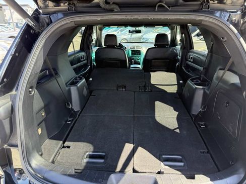 Used 2016 Ford Explorer XLT w/ Equipment Group 202A image 22