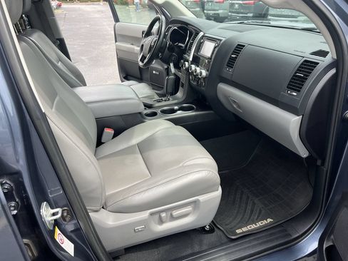 Used 2019 Toyota Sequoia Limited AWD/4WD image 35
