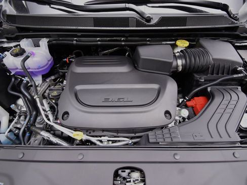 New 2026 Chrysler Pacifica Limited w/ S Appearance Package image 12