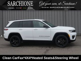 Used 2023 Jeep Grand Cherokee Limited w/ Black Appearance Package AWD/4WD video 1