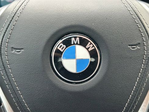 Used 2021 BMW 540i w/ Premium Package image 40