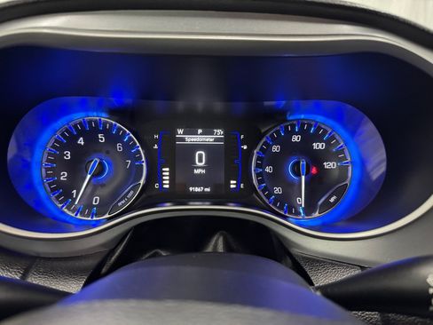 Used 2020 Chrysler Pacifica Touring w/ S Appearance Package FWD image 22