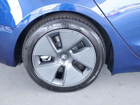 Used 2021 Tesla Model 3 Standard Range Plus RWD image 5