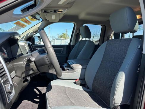 Used 2019 RAM 1500 Classic SLT image 18